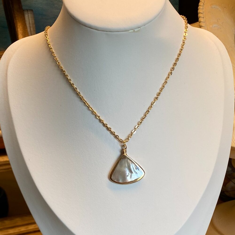 M104 Mermaid Shell Necklace 13
